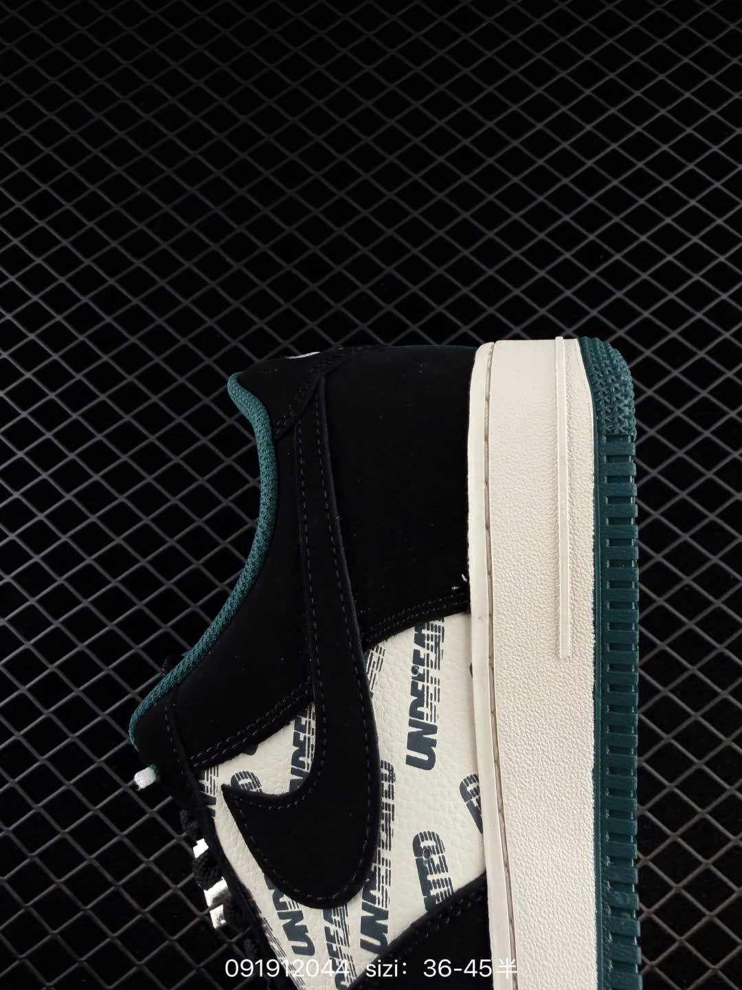 UNDEFEATED x Nike Air Force 1